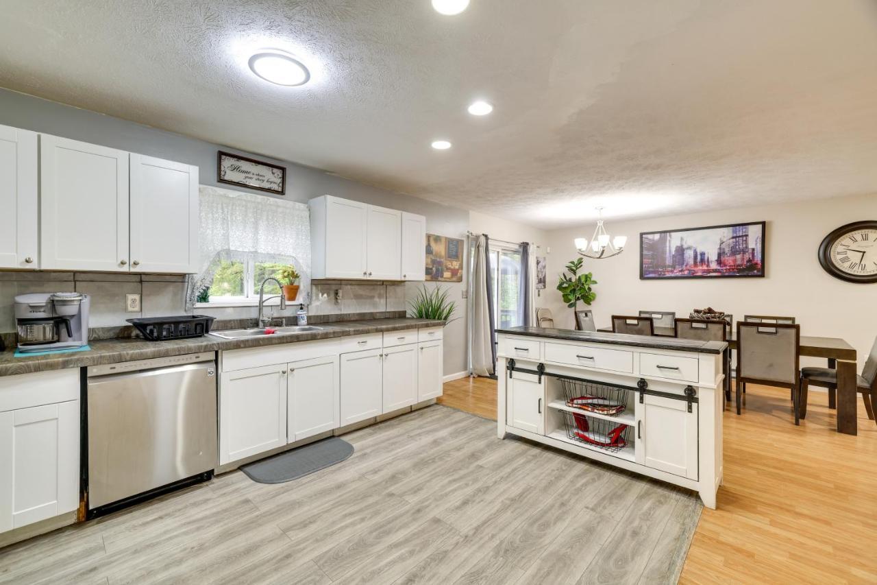 Vacation With Hot Tub And Game Holiday home Tobyhanna