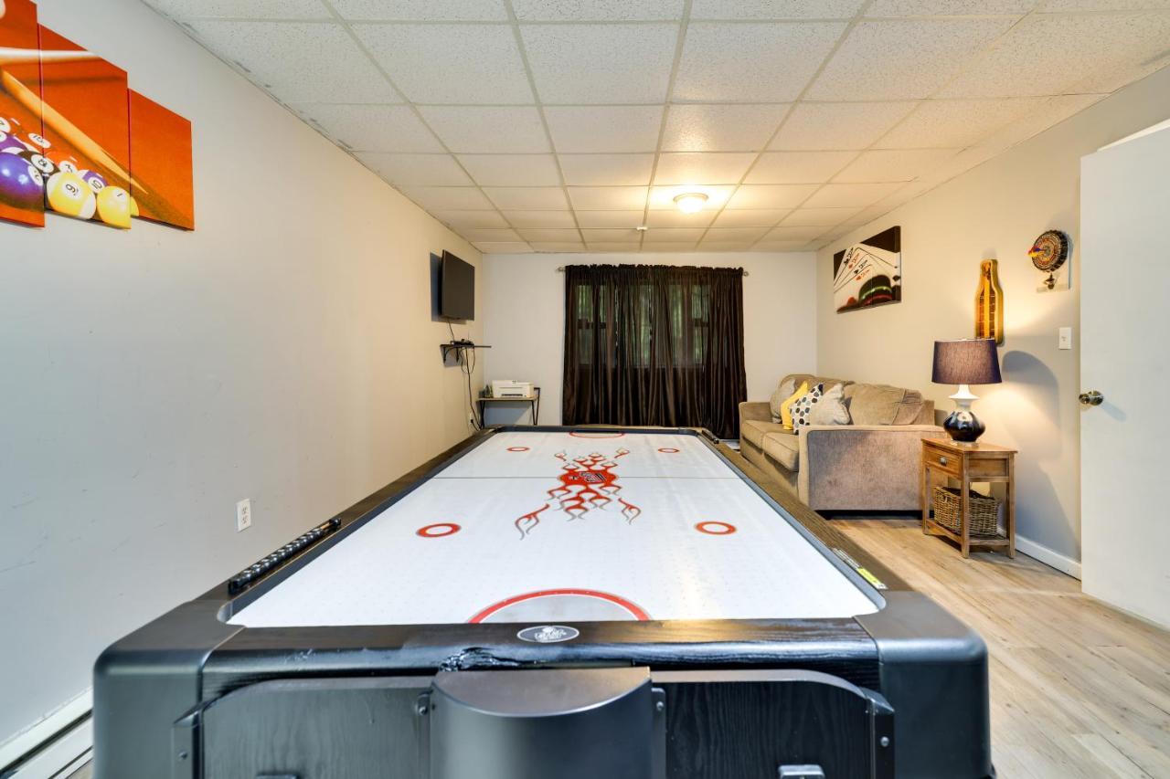Vacation With Hot Tub And Game Holiday home Tobyhanna